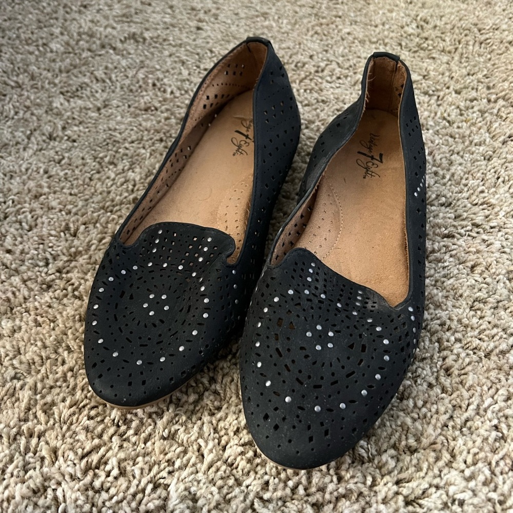 BRAND NEW!! Vintage 7 eight sandals